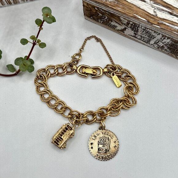 Vintage Monet Charm Bracelet Cable Car Charm & Las Vegas Charm - Picture 1 of 11